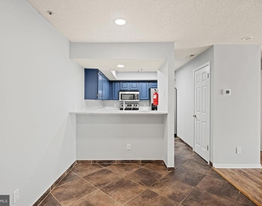 1022 Main Street - Photo Thumbnail 18
