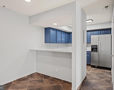 1022 Main Street - Photo Thumbnail 17
