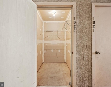1022 Main Street - Photo Thumbnail 5