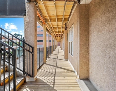 1022 Main Street - Photo Thumbnail 6