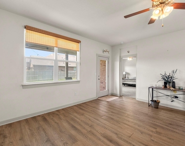 13900 Mc Arthur Dr - Photo Thumbnail 11