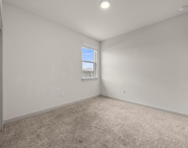 13900 Mc Arthur Dr - Photo Thumbnail 19