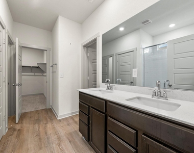 13900 Mc Arthur Dr - Photo Thumbnail 15