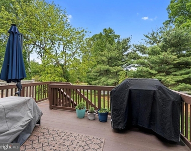 8 Pinehurst Court - Photo Thumbnail 20