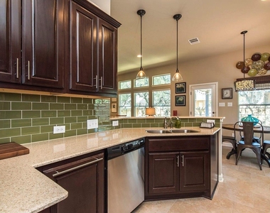 339 Atlanta Park Dr - Photo Thumbnail 4