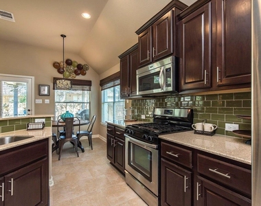 339 Atlanta Park Dr - Photo Thumbnail 3