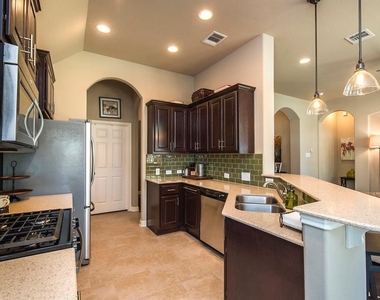 339 Atlanta Park Dr - Photo Thumbnail 5