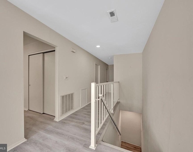 306 Mulberry Cove - Photo Thumbnail 19