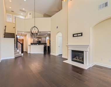 2210 Onion Creek Pkwy - Photo Thumbnail 5