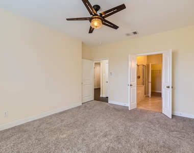 2210 Onion Creek Pkwy - Photo Thumbnail 12