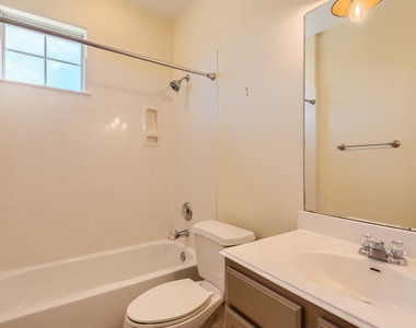 2210 Onion Creek Pkwy - Photo Thumbnail 17