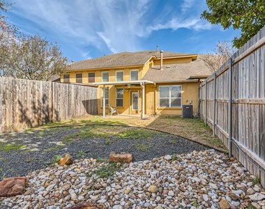 2210 Onion Creek Pkwy - Photo Thumbnail 27