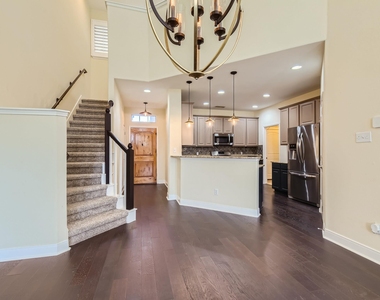 2210 Onion Creek Pkwy - Photo Thumbnail 6