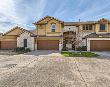 2210 Onion Creek Pkwy - Photo Thumbnail 1