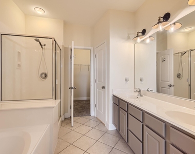 2210 Onion Creek Pkwy - Photo Thumbnail 13