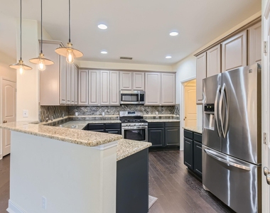 2210 Onion Creek Pkwy - Photo Thumbnail 8
