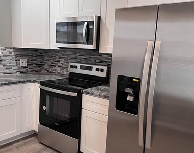 131 N 2nd Street - Photo Thumbnail 6