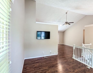 21530 Warwick Court - Photo Thumbnail 20