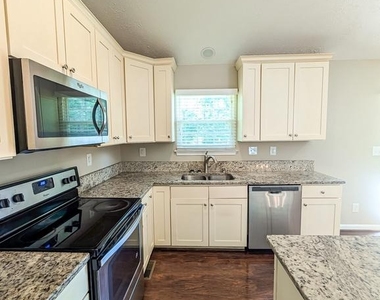 21530 Warwick Court - Photo Thumbnail 4