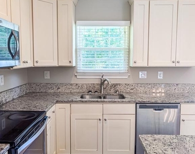 21530 Warwick Court - Photo Thumbnail 5