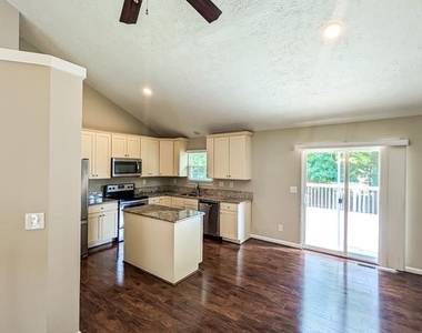 21530 Warwick Court - Photo Thumbnail 17