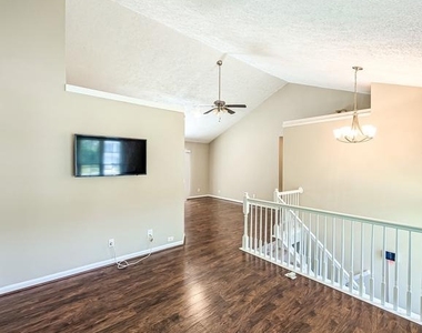 21530 Warwick Court - Photo Thumbnail 19