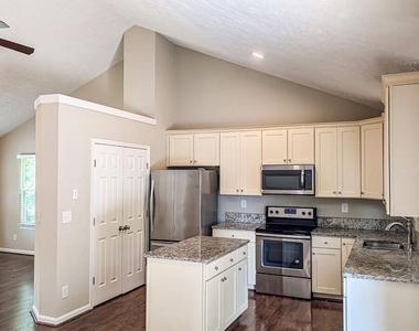 21530 Warwick Court - Photo Thumbnail 11