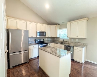 21530 Warwick Court - Photo Thumbnail 3