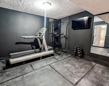 21530 Warwick Court - Photo Thumbnail 45
