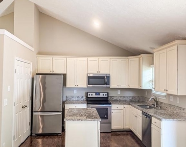 21530 Warwick Court - Photo Thumbnail 9