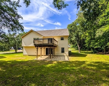 21530 Warwick Court - Photo Thumbnail 51
