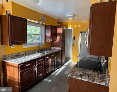 6514 8th Avenue - Photo Thumbnail 3