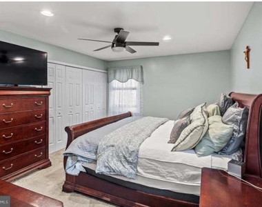 12007 Twin Cedar Lane - Photo Thumbnail 8