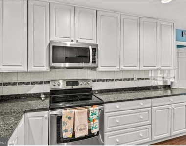12007 Twin Cedar Lane - Photo Thumbnail 10