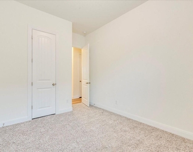5309 Anaheim Ave - Photo Thumbnail 20