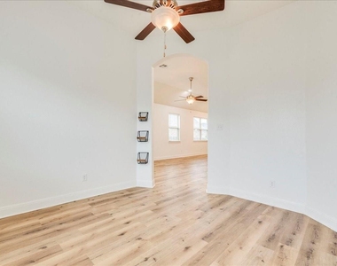 5309 Anaheim Ave - Photo Thumbnail 18