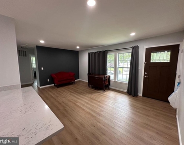 6407 85th Avenue - Photo Thumbnail 4