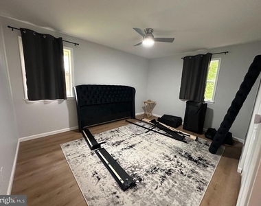 6407 85th Avenue - Photo Thumbnail 7