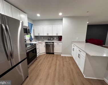 6407 85th Avenue - Photo Thumbnail 2