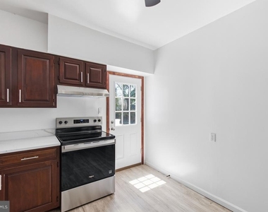 3704 42nd Avenue - Photo Thumbnail 13