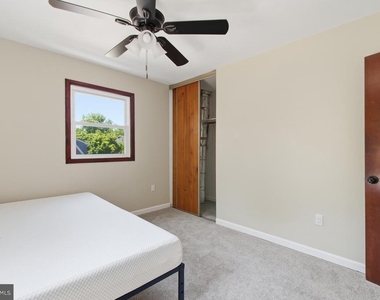 3704 42nd Avenue - Photo Thumbnail 19