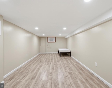 3704 42nd Avenue - Photo Thumbnail 28