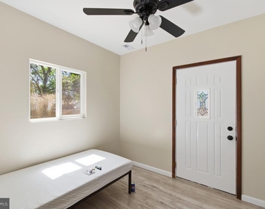 3704 42nd Avenue - Photo Thumbnail 15