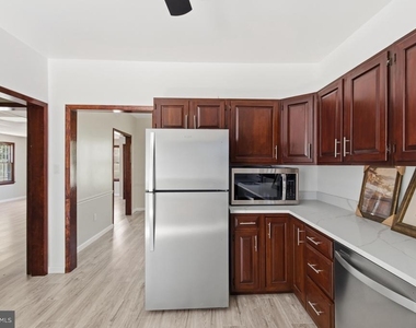 3704 42nd Avenue - Photo Thumbnail 12