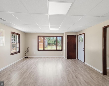 3704 42nd Avenue - Photo Thumbnail 4