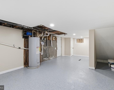 3704 42nd Avenue - Photo Thumbnail 32