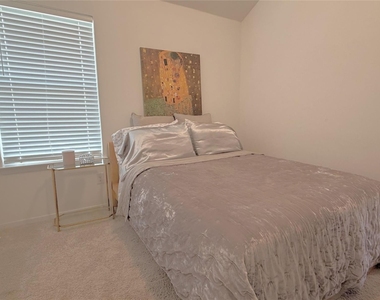 13701 Ronald Reagan Blvd - Photo Thumbnail 9