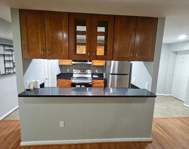 9811 Lake Pointe Court - Photo Thumbnail 15
