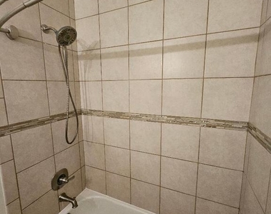 9811 Lake Pointe Court - Photo Thumbnail 24
