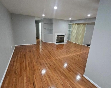 9811 Lake Pointe Court - Photo Thumbnail 37